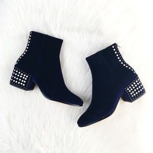 🥳50% OFF SPRING SALE🥳 💙BNIB Velvet Booties💙